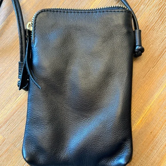 Black Leather Crossbody Bag with Gold Accents by Vera Pelle Like New - Picture 8 of 9